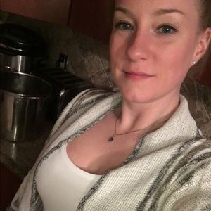 Meet your Posher, Alicia